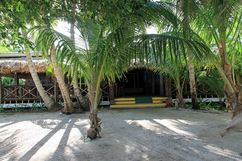 belize long caye lighthouse reef caribbean sea