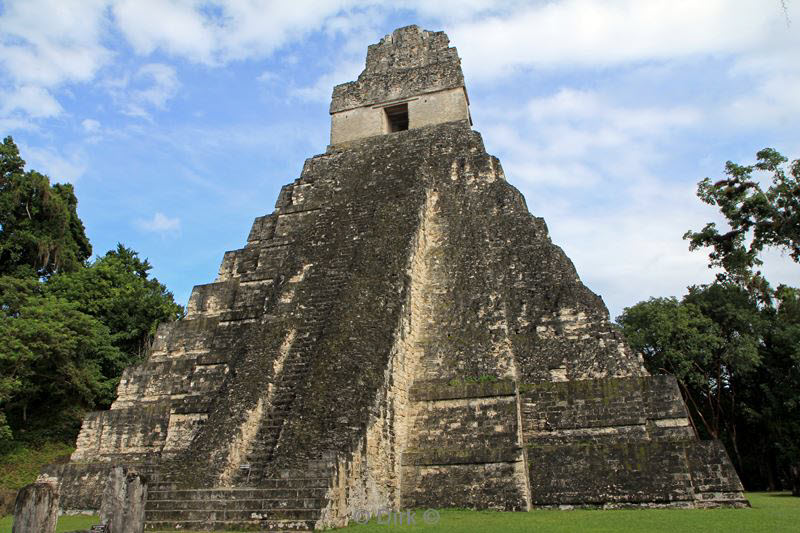 tikal guatemala flores