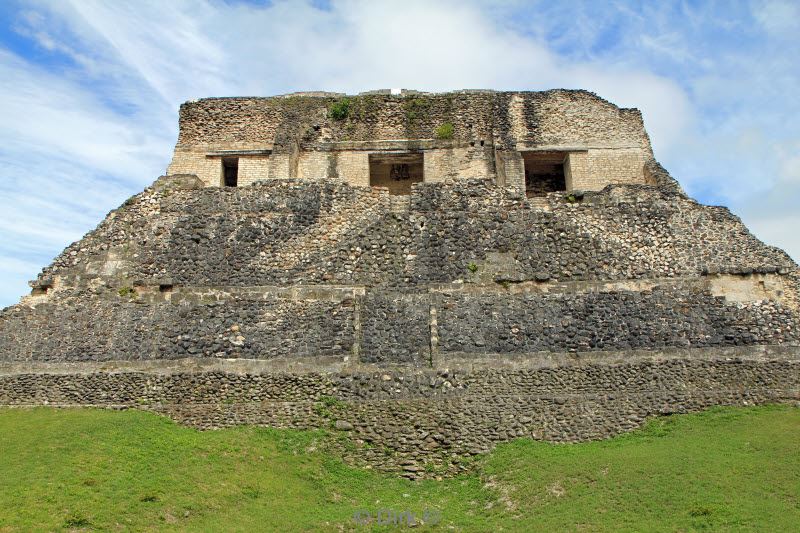 belize xunantunich san ignacio