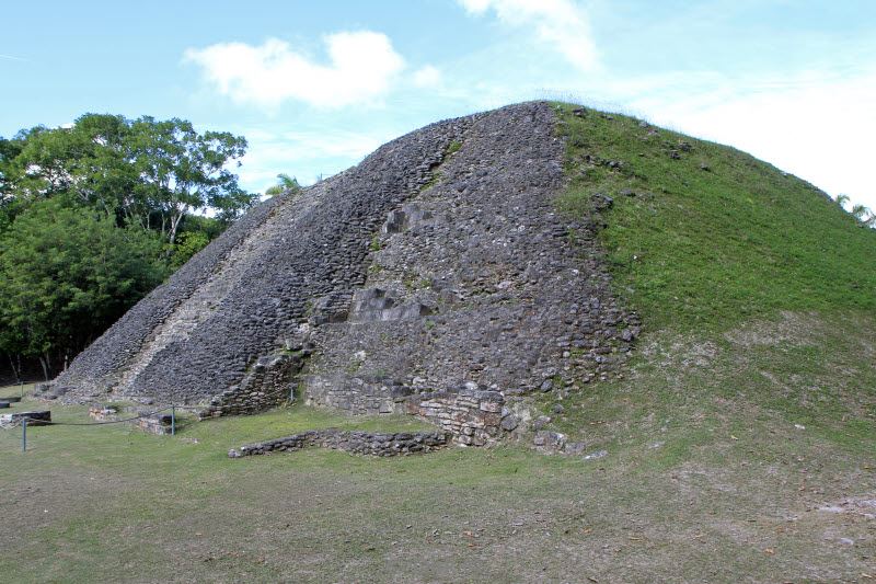 belize xunantunich san ignacio