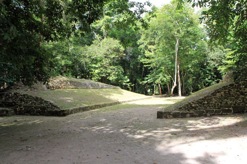 belize xunantunich san ignacio