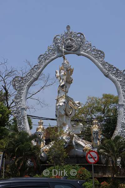 bali hindoe tempel pura goa lawah