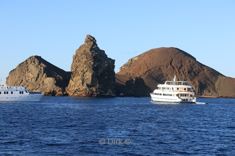 galapagos bartolome island