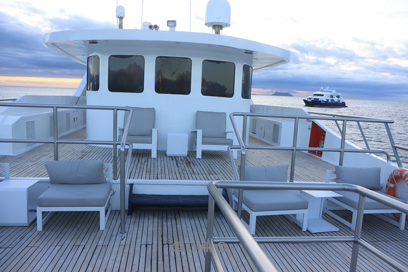 galapagos tiburon explorer