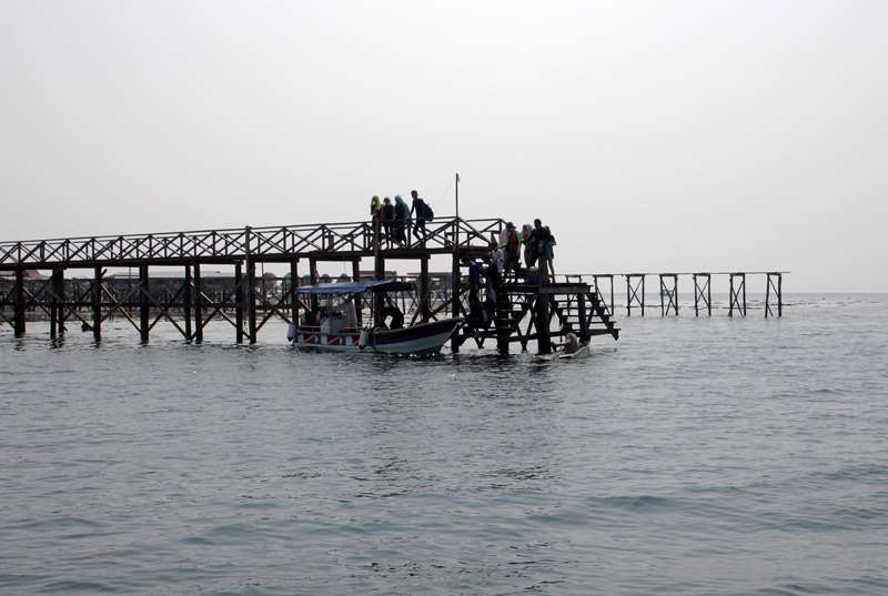 malaysia mabul island pier