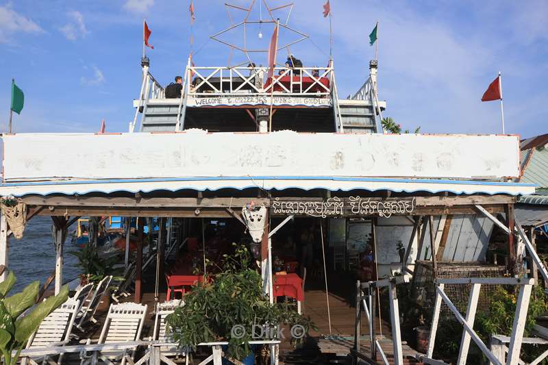 cambodia paalwoningendorp kampong phluk tonle sap meer