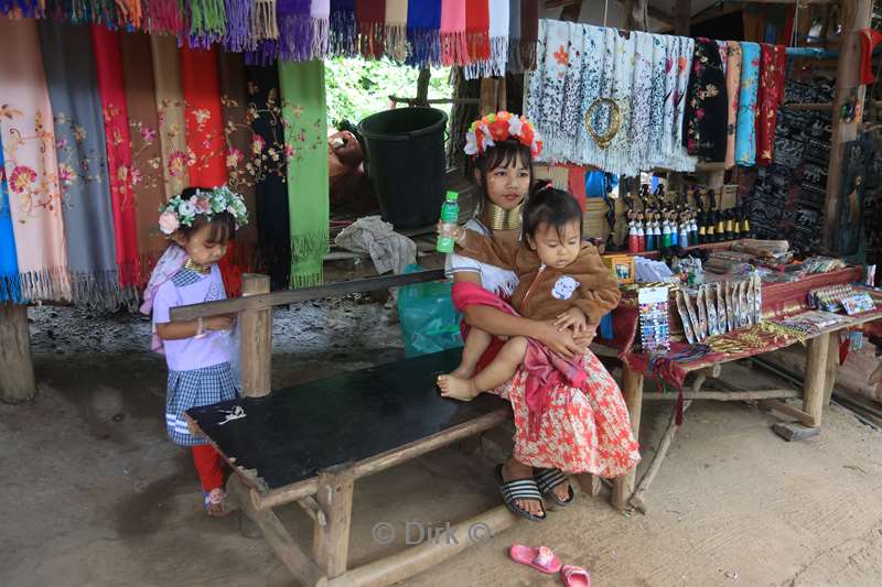 thailand long neck mensen dorp