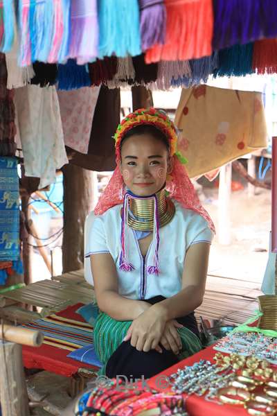 thailand long neck mensen dorp