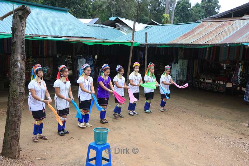 thailand long neck mensen dorp