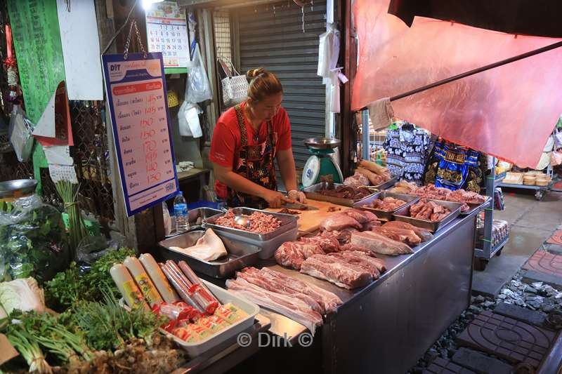 thailand maeklong railway market