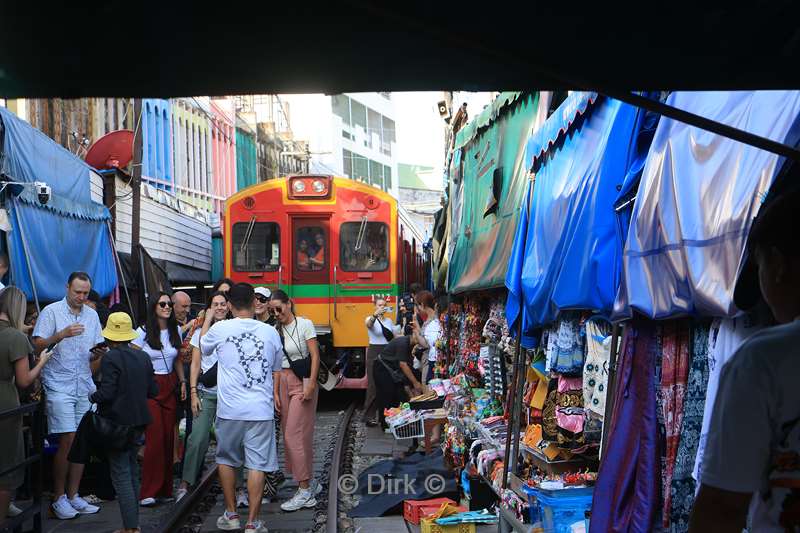thailand maeklong railway market