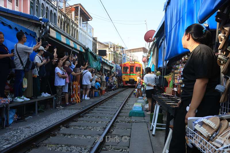 thailand maeklong railway market