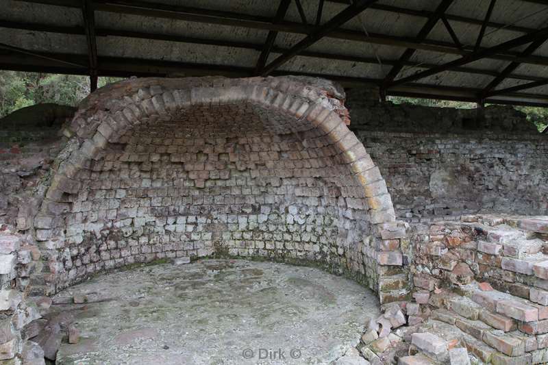 nieuw-zeeland cave stream castle hill