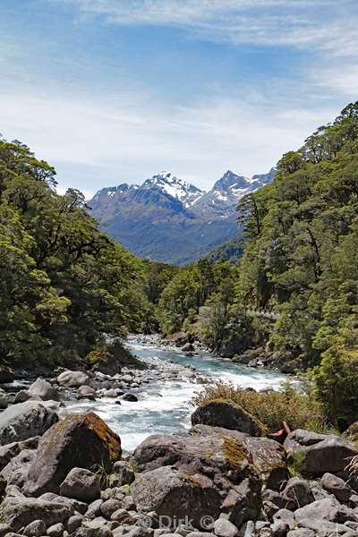 new zealand route milford sound fjord