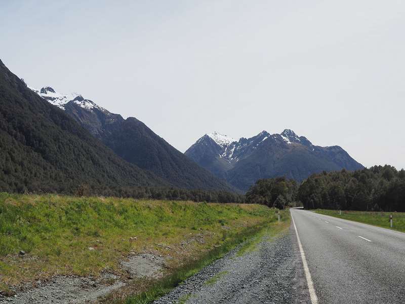 new zealand route milford sound fjord