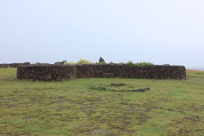 paaseiland moai beelden akahanga