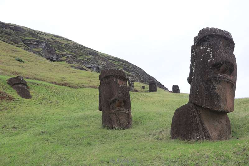 paaseiland moai beelden Rano Raraku