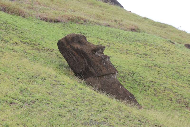 paaseiland moai beelden Rano Raraku