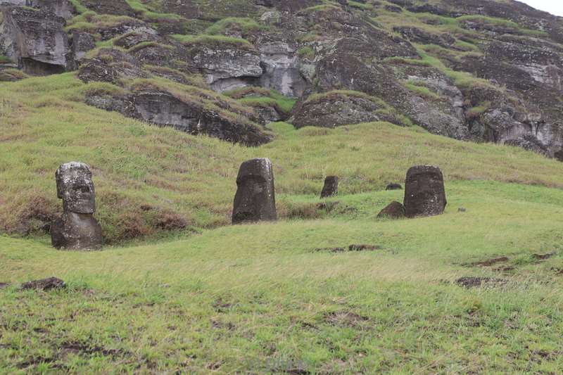 paaseiland moai beelden Rano Raraku