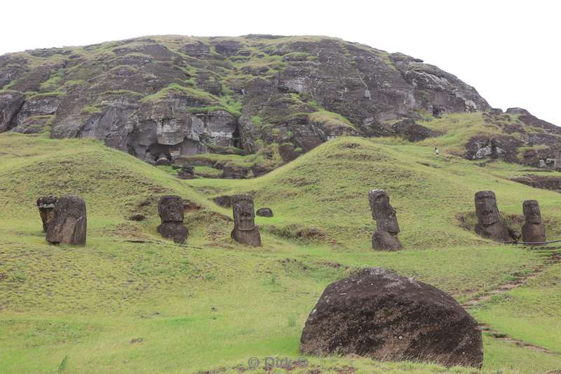 paaseiland moai beelden Rano Raraku