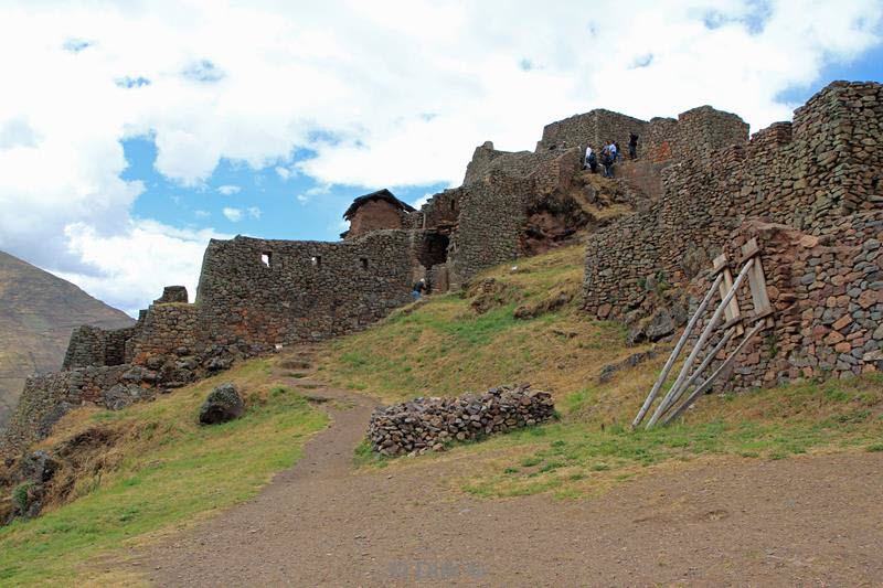 sacred valley peru