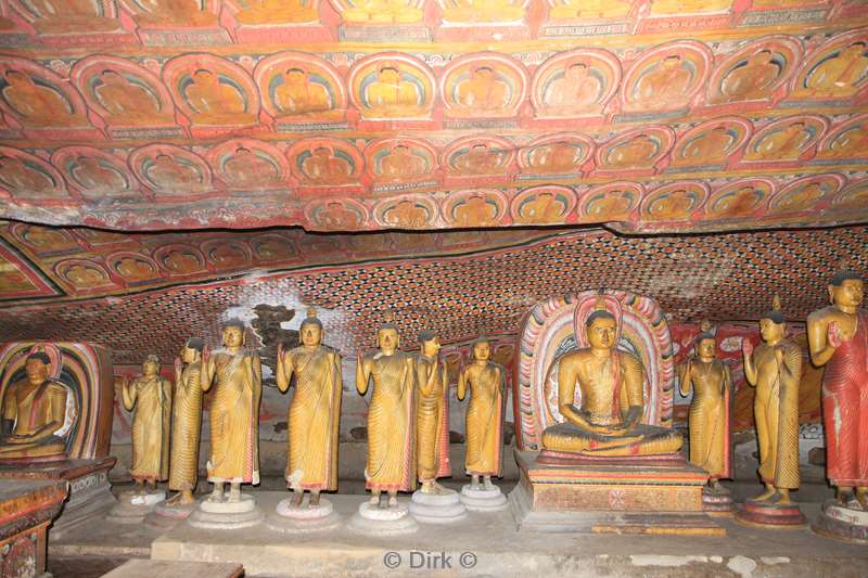 sri lanka dambulla Buddha statues