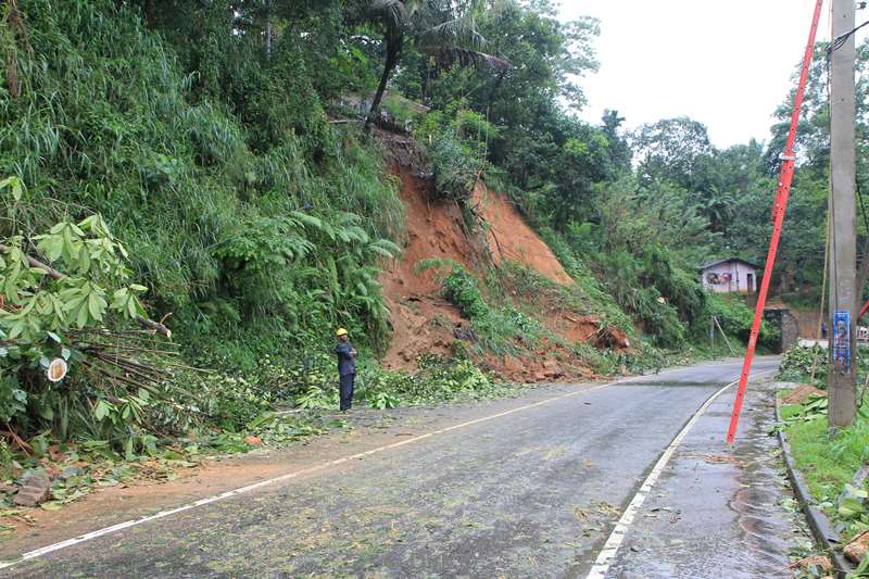 sri lanka grondverschuivingen wateroverlast