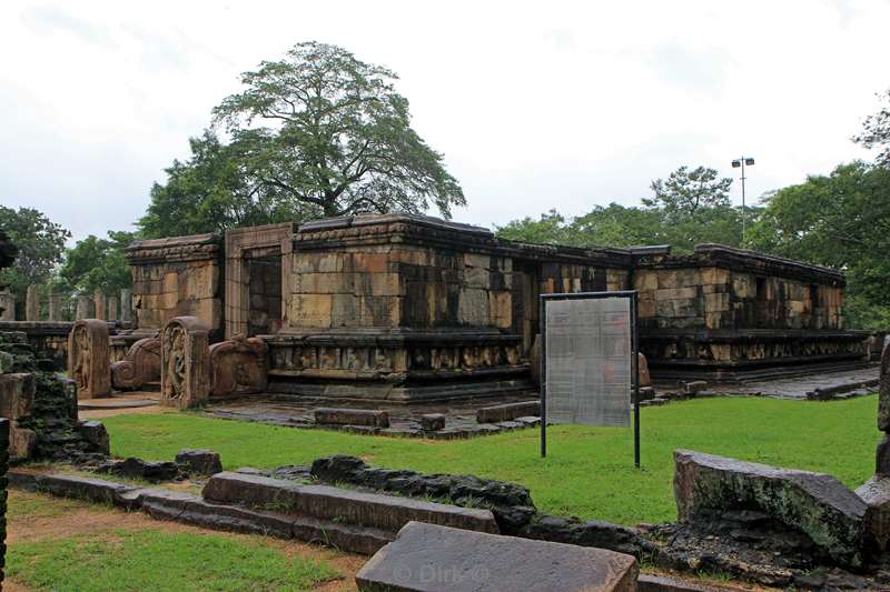 sri lanka buddhist temples in polonnaruwa