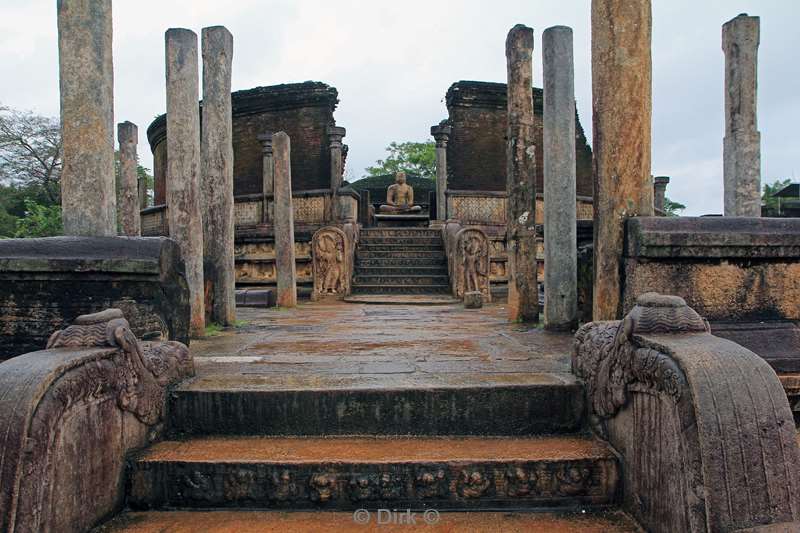 sri lanka buddhist temples in polonnaruwa