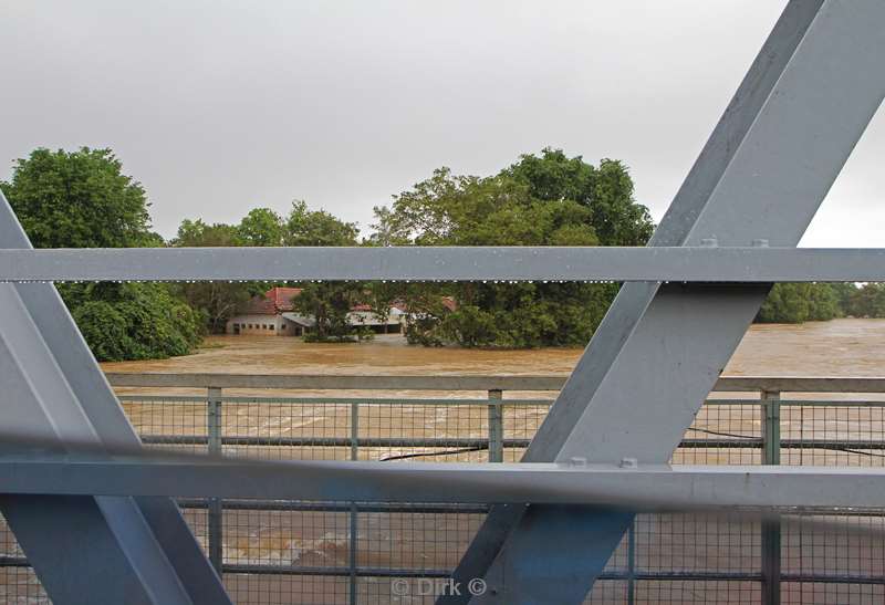 sri lanka flood river