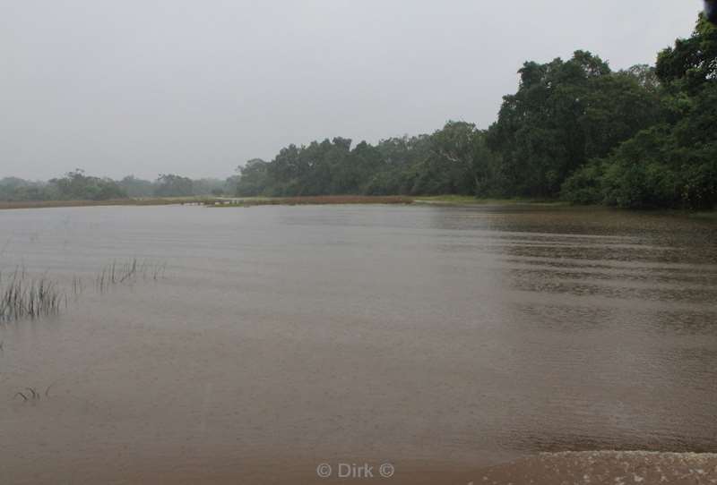 sri lanka flood river