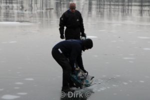 gaten in het ijs maken put van Ekeren