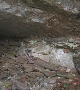 hanging coffins Filipijnen Manado